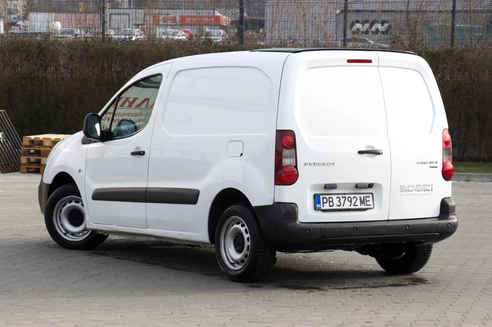 Peugeot Partner 1.6 BlueHdi Автоматик, снимка 8 - Автомобили и джипове - 53943493