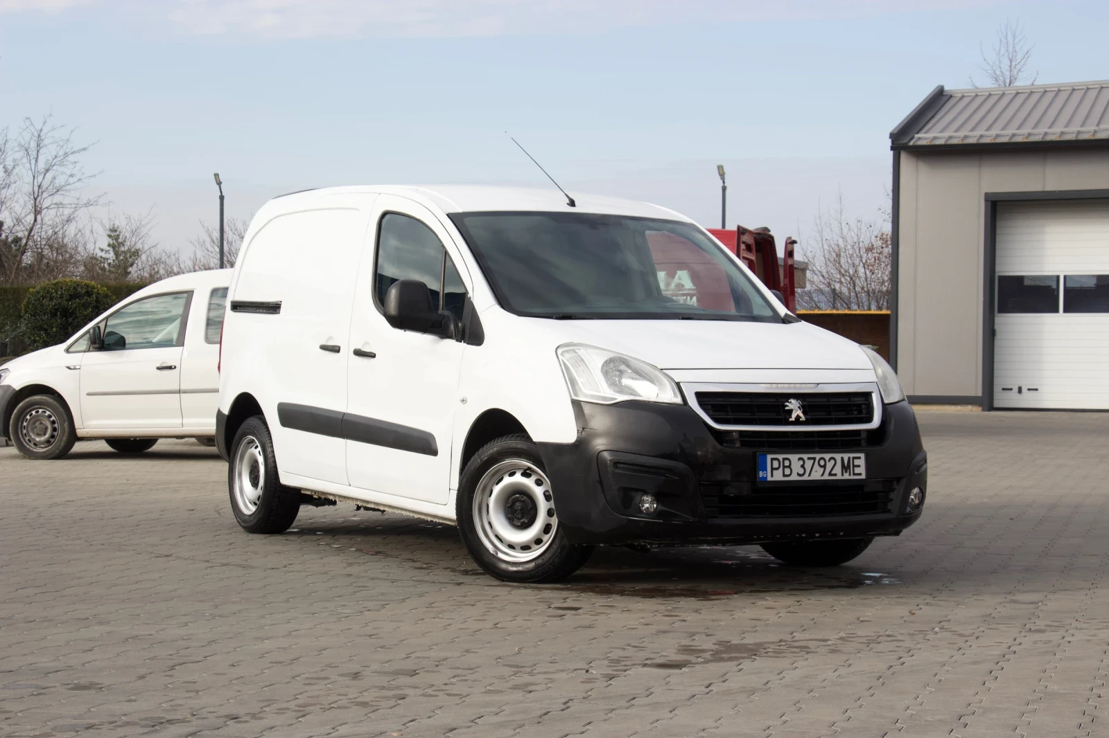 Peugeot Partner 1.6 BlueHdi Автоматик, снимка 2 - Автомобили и джипове - 53943493