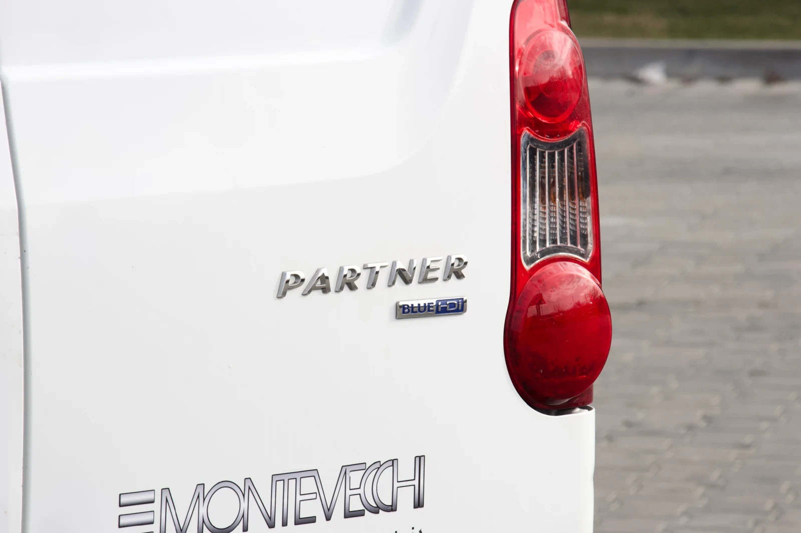 Peugeot Partner 1.6 BlueHdi Автоматик, снимка 9 - Автомобили и джипове - 53943493