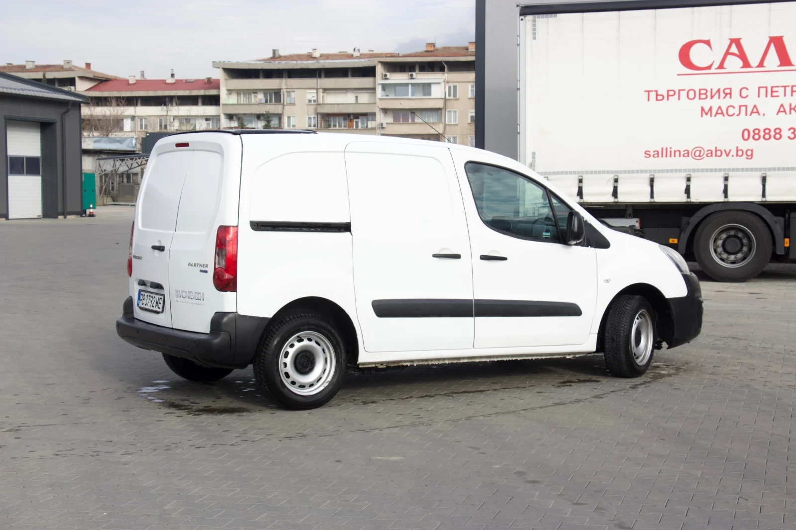 Peugeot Partner 1.6 BlueHdi Автоматик, снимка 5 - Автомобили и джипове - 53943493