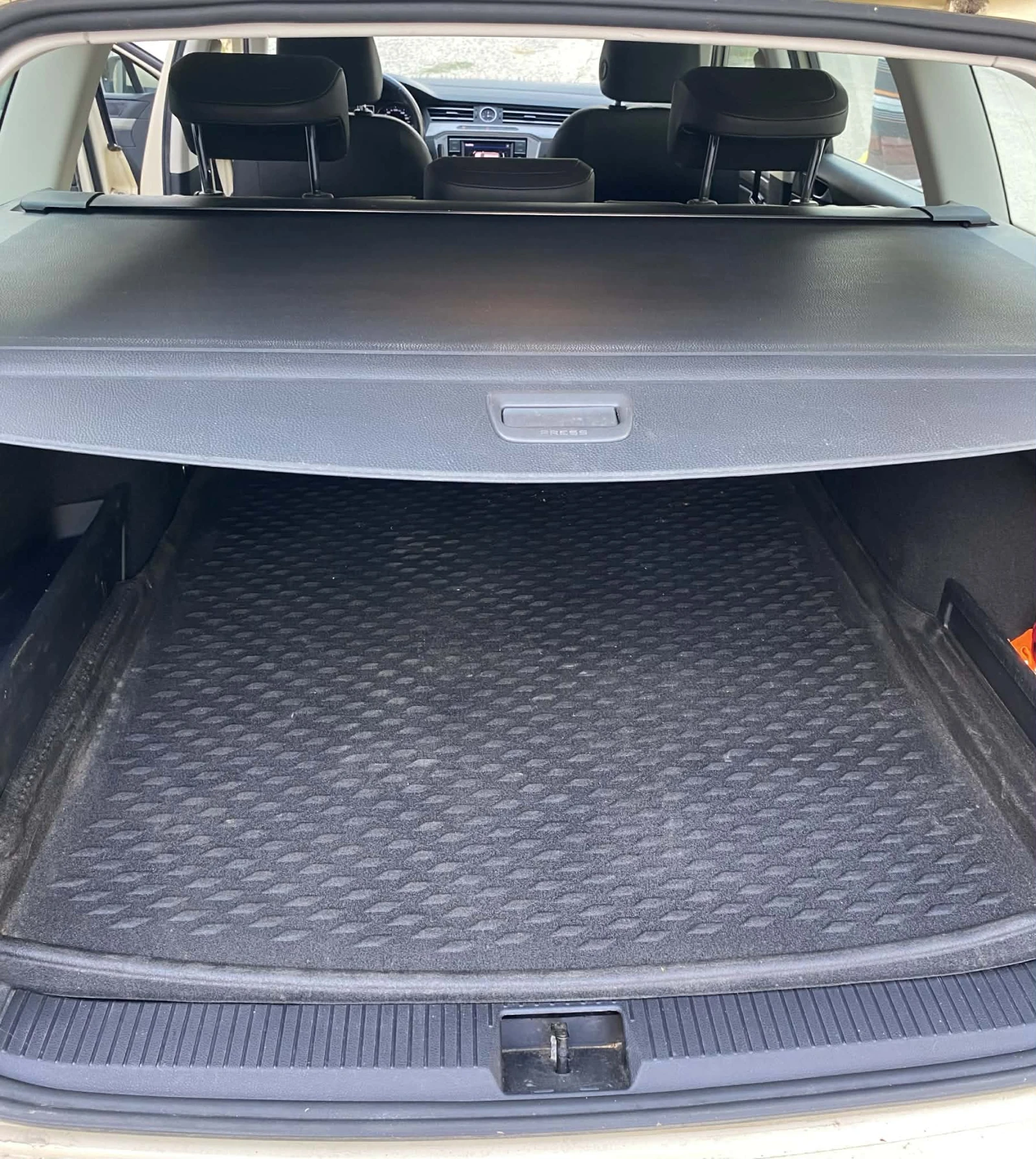 VW Passat B8 , снимка 9 - Автомобили и джипове - 54174881