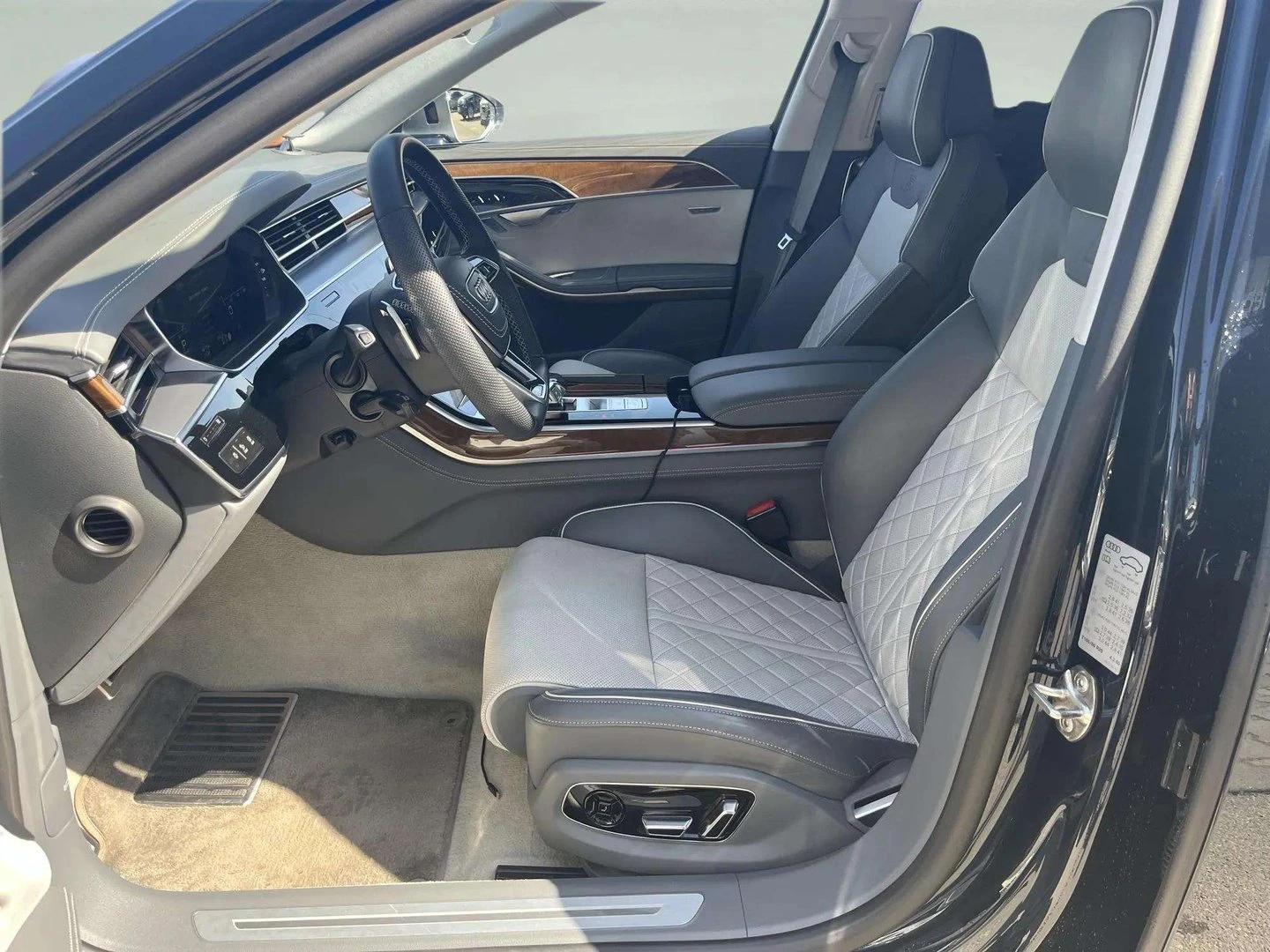 Audi A8 L 60 TFSI, снимка 15 - Автомобили и джипове - 54326741