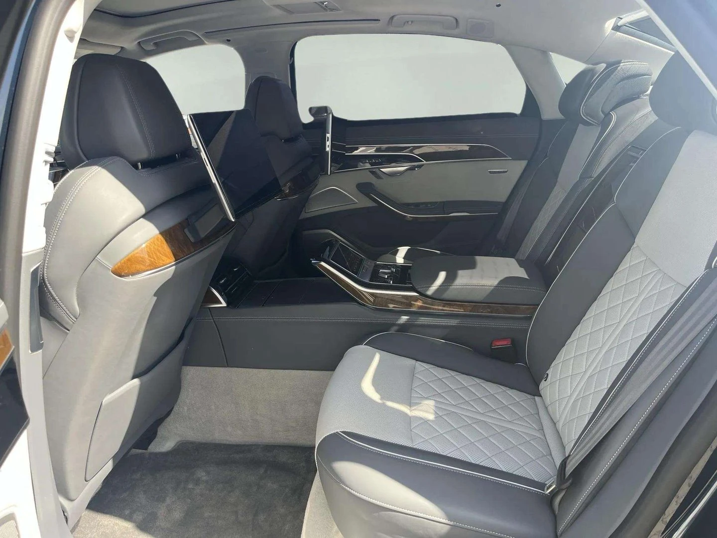 Audi A8 L 60 TFSI, снимка 16 - Автомобили и джипове - 54326741