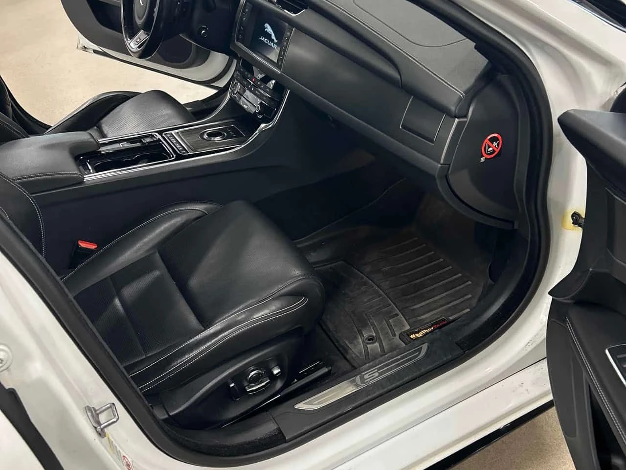 Jaguar Xf * S * CARFAX * ���� �� �� | Mobile.bg � ����������� 17