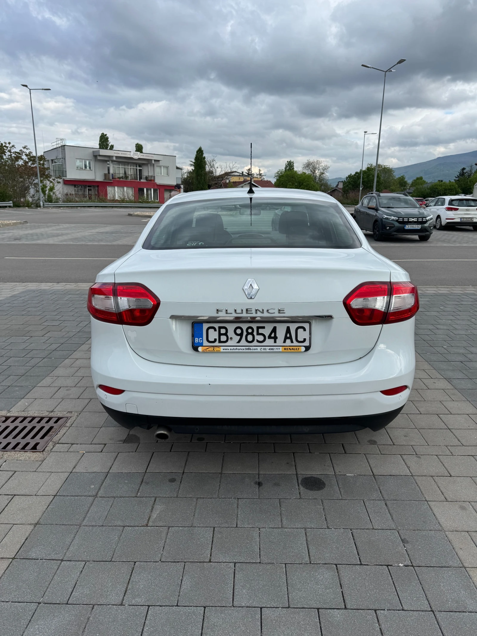 Renault Fluence 1. 5 dCi, снимка 4 - Автомобили и джипове - 54543289