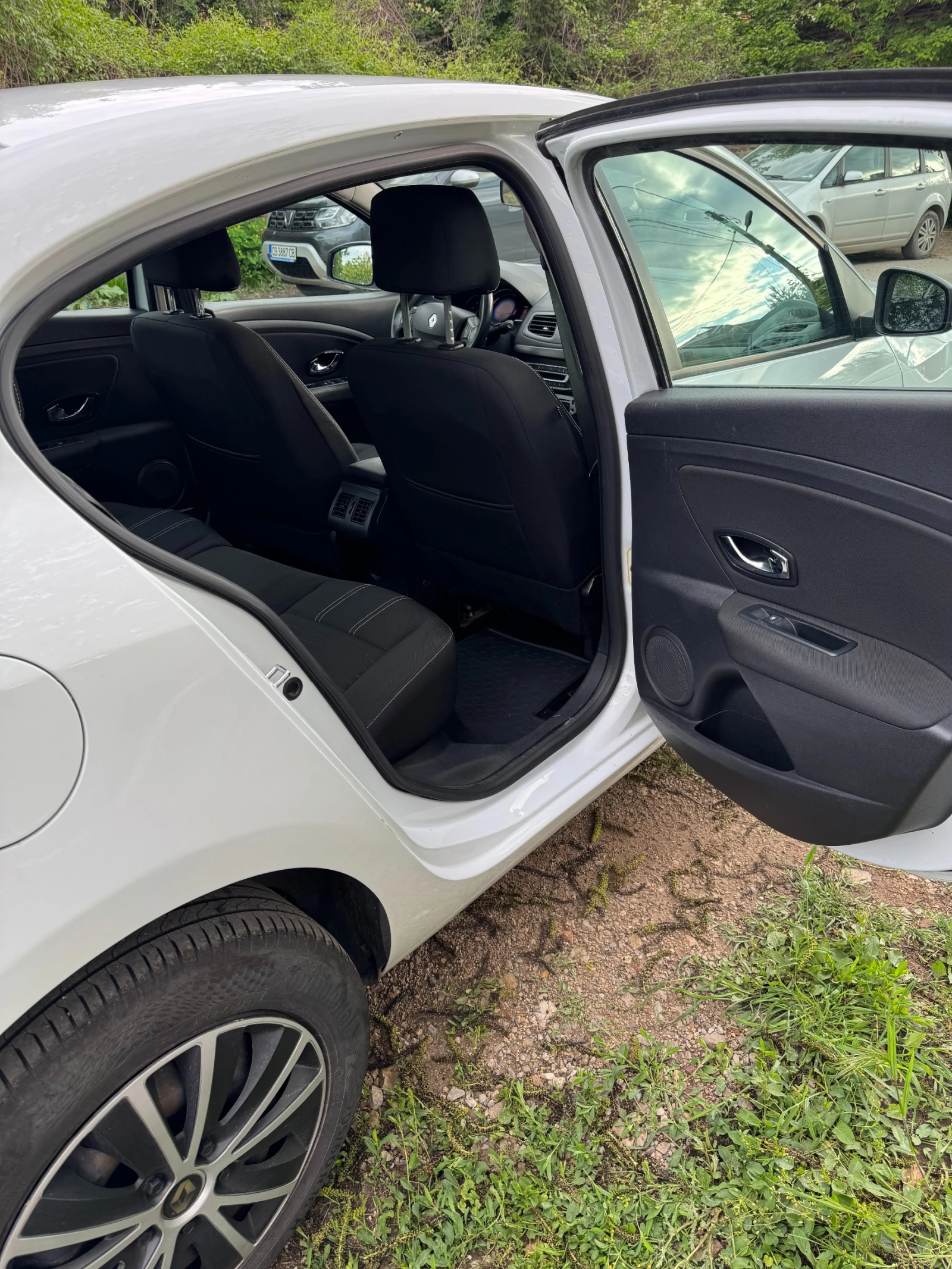 Renault Fluence 1. 5 dCi, снимка 9 - Автомобили и джипове - 54543289