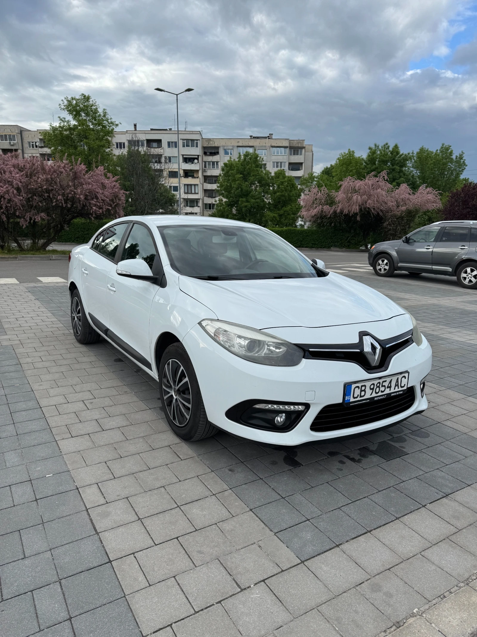 Renault Fluence 1. 5 dCi, снимка 3 - Автомобили и джипове - 54543289