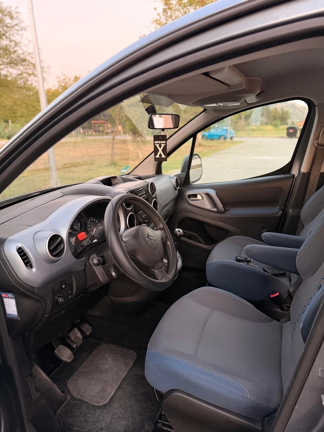Citroen Berlingo 1.6 LPG 109kc, снимка 8 - Автомобили и джипове - 55772321