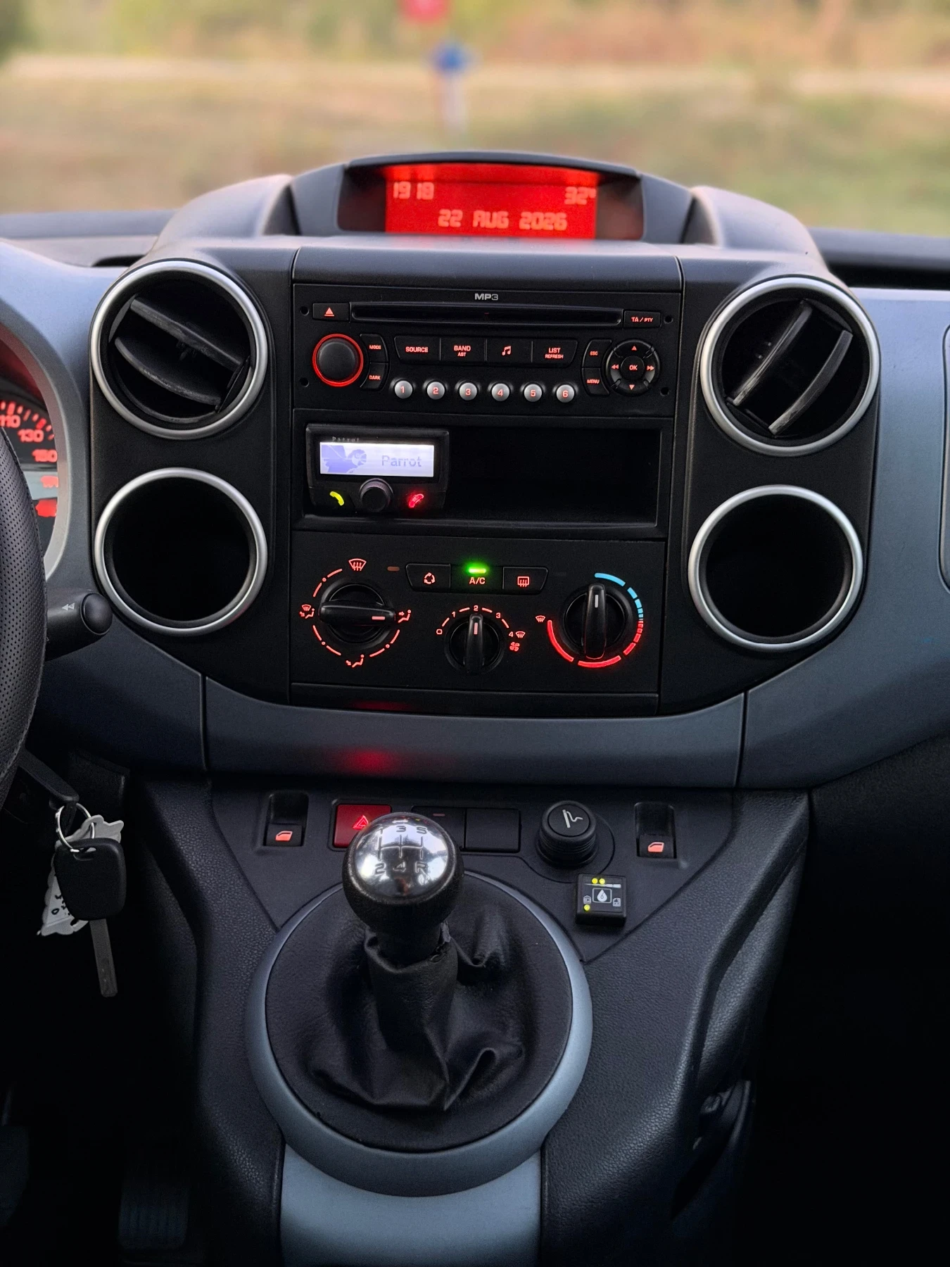 Citroen Berlingo 1.6 LPG 109kc, снимка 13 - Автомобили и джипове - 55772321