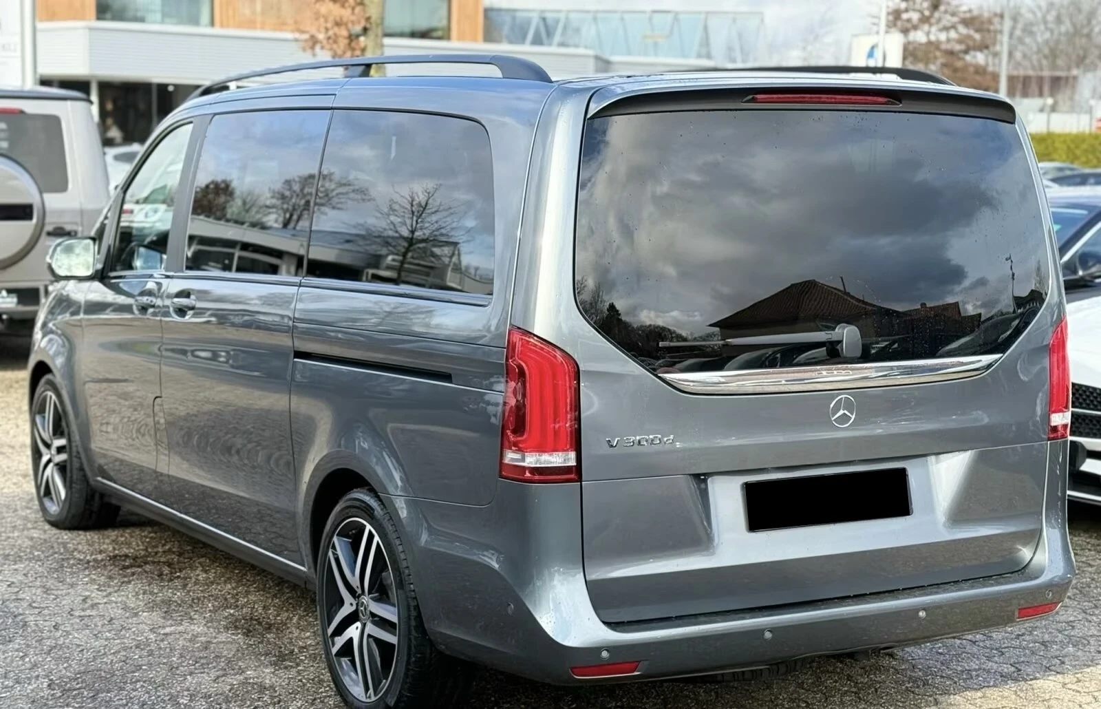Mercedes-Benz V 300 L* Avantgarde* Burmester, снимка 3 - Автомобили и джипове - 55885787