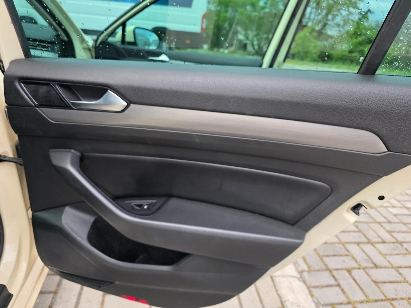 VW Passat Variant, снимка 10 - Автомобили и джипове - 55973542