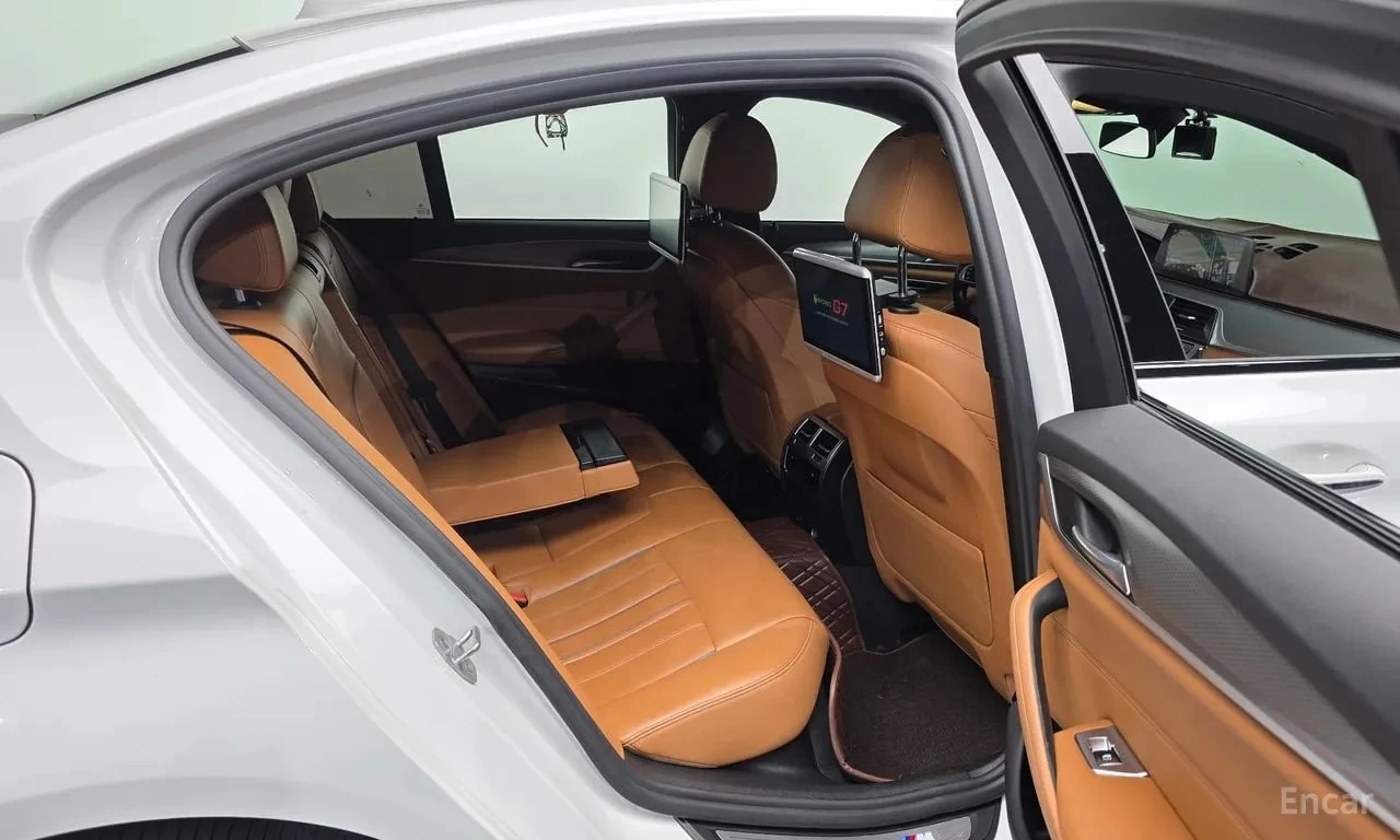 BMW 520 XDRIVE20D * M SPORT* ФИКСИРАНА ЦЕНА ДО БЪЛГАРИЯ*  , снимка 16 - Автомобили и джипове - 56083779