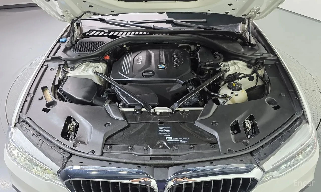BMW 520 XDRIVE20D * M SPORT* ФИКСИРАНА ЦЕНА ДО БЪЛГАРИЯ*  , снимка 17 - Автомобили и джипове - 56083779