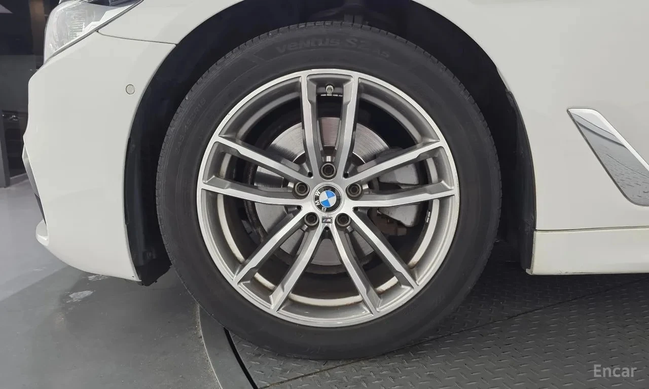 BMW 520 XDRIVE20D * M SPORT* ФИКСИРАНА ЦЕНА ДО БЪЛГАРИЯ*  , снимка 5 - Автомобили и джипове - 56083779