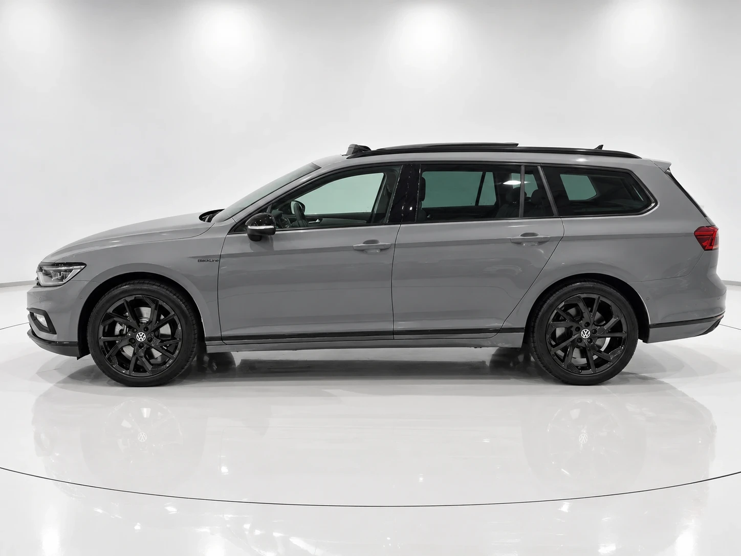 VW Passat 2.0TDI Pan, MATRX, Moon Grey Solid, снимка 4 - Автомобили и джипове - 56714671