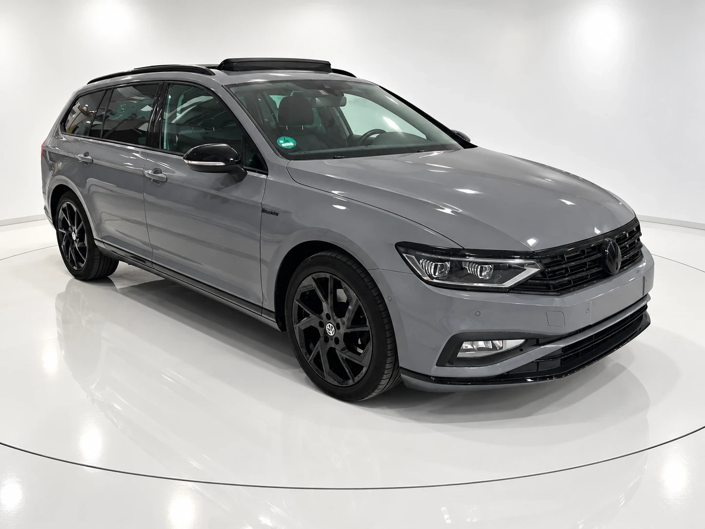 VW Passat 2.0TDI Pan, MATRX, Moon Grey Solid