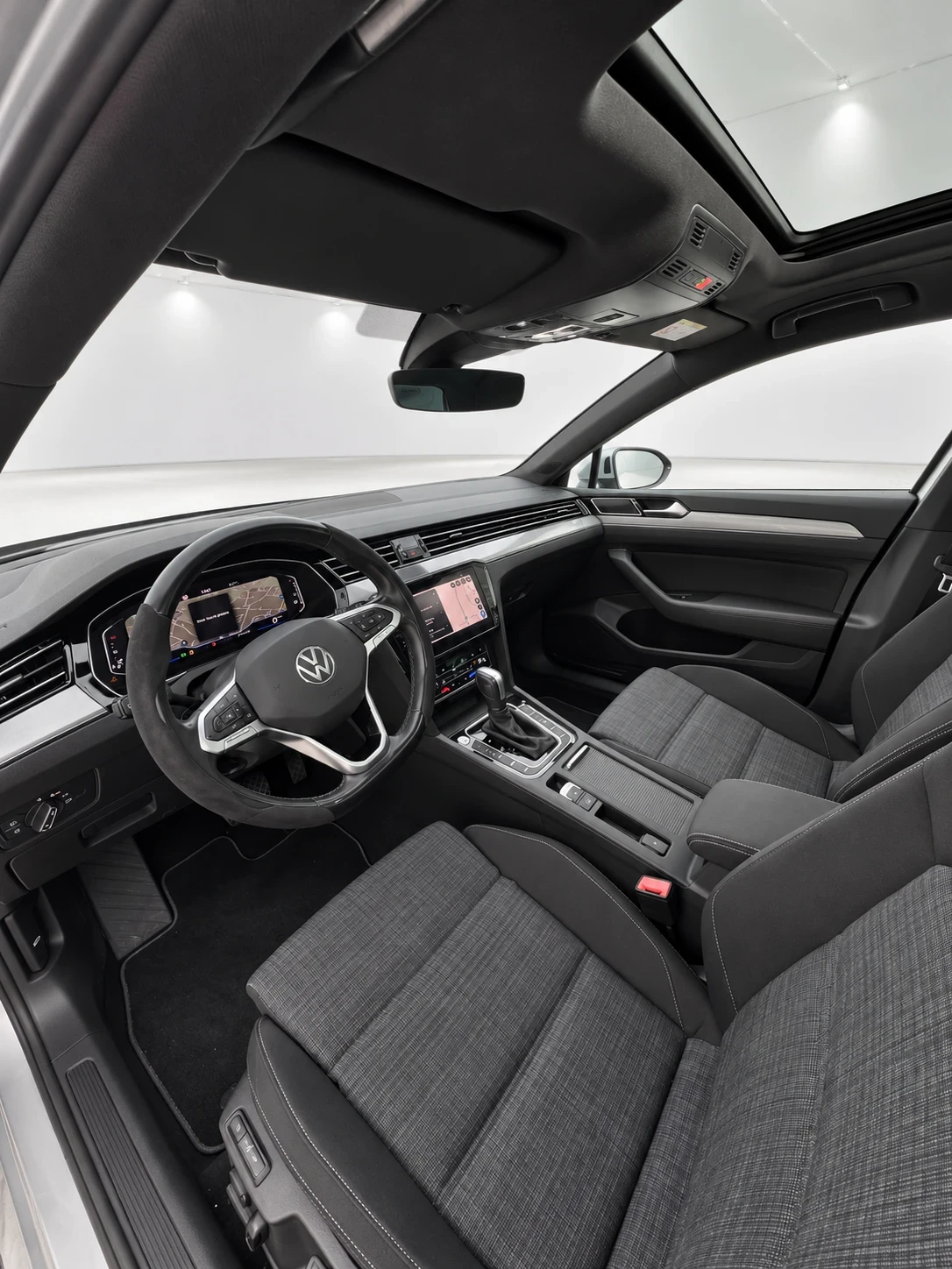 VW Passat 2.0TDI Pan, MATRX, Moon Grey Solid, снимка 13 - Автомобили и джипове - 56714671