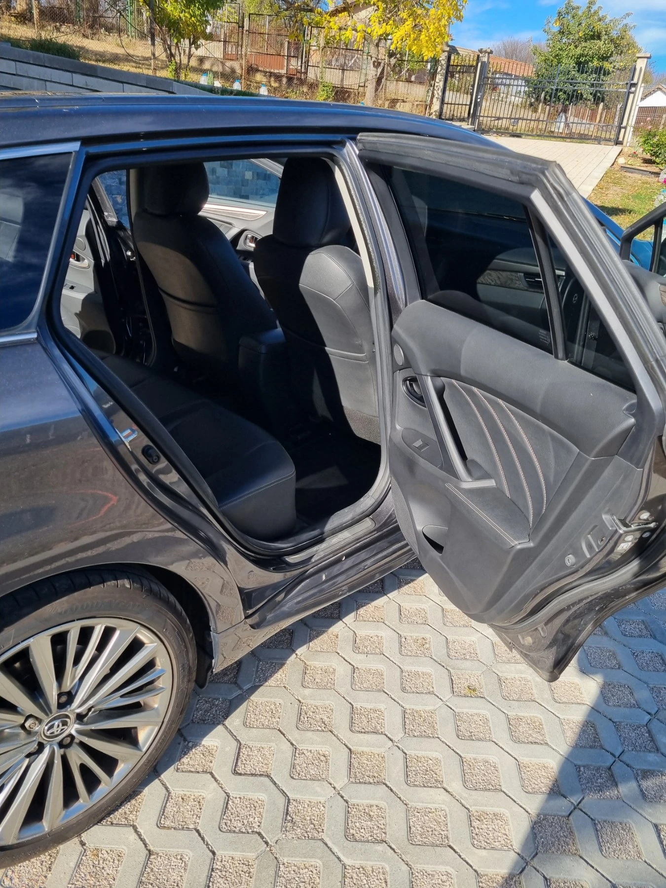 Toyota Avensis, снимка 13 - Автомобили и джипове - 56749162