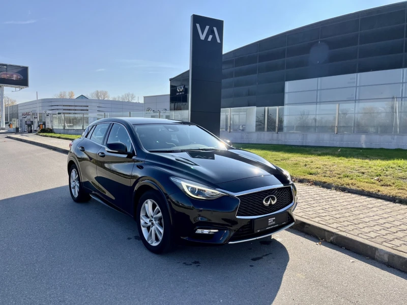 Infiniti Q30