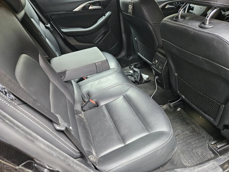 Infiniti Q30, снимка 3 - Автомобили и джипове - 52527940