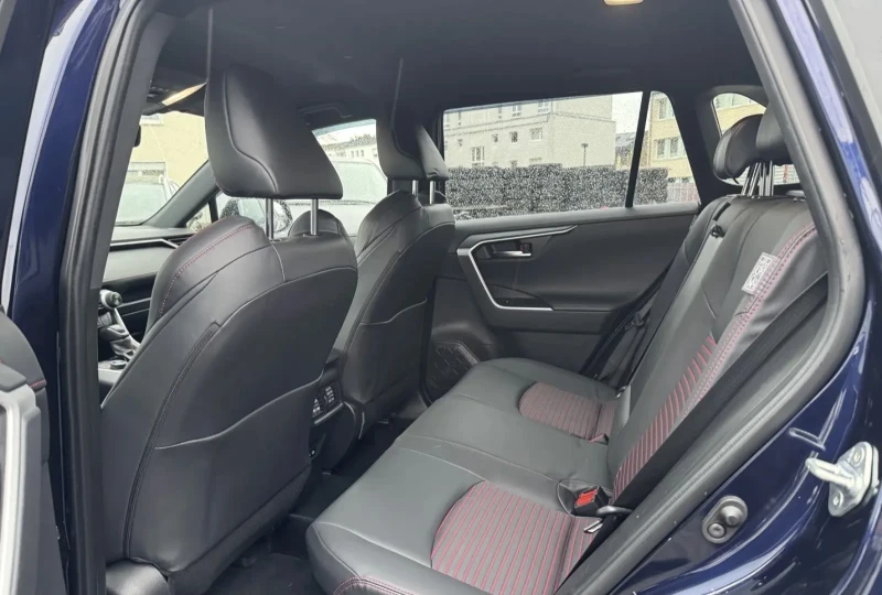 Toyota Rav4 Plug-in hybrid , снимка 11 - Автомобили и джипове - 53334995