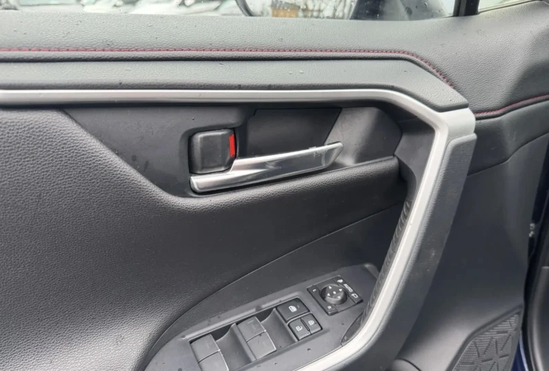 Toyota Rav4 Plug-in hybrid , снимка 8 - Автомобили и джипове - 53334995