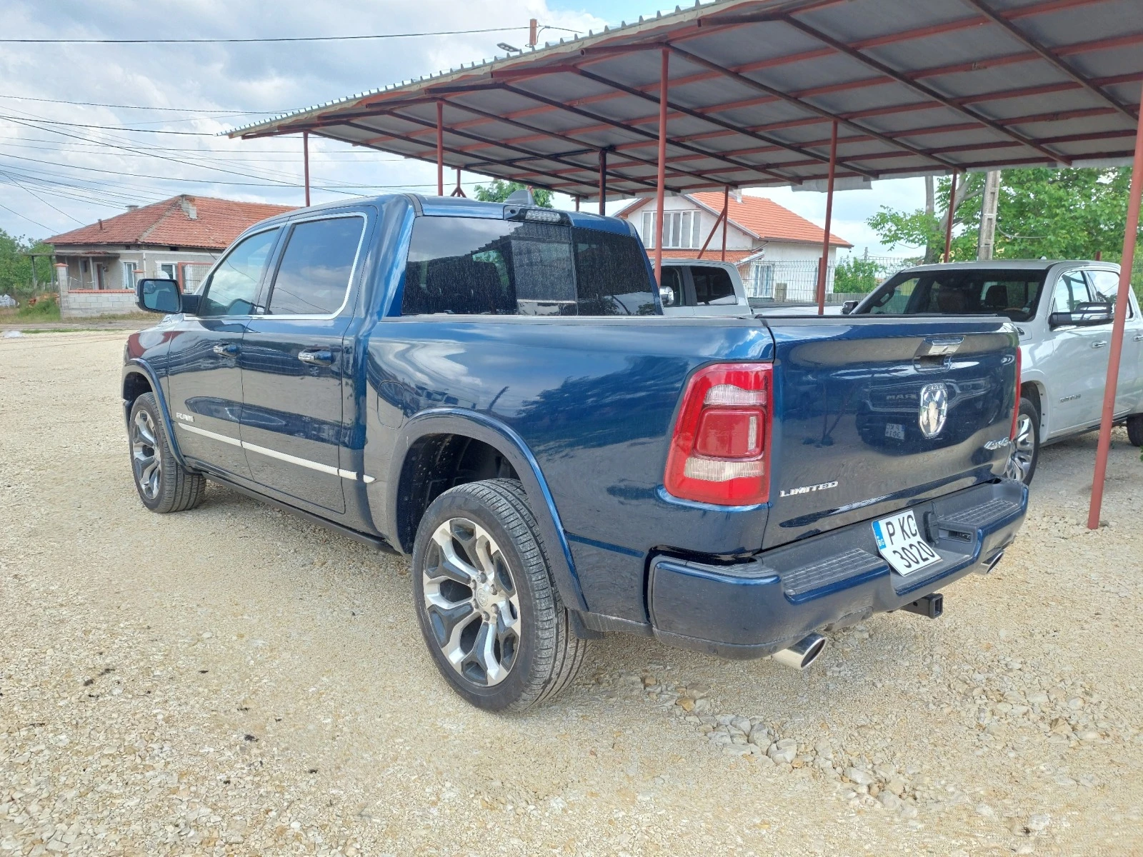 Dodge RAM 1500 LIMITED 5.7 HEMI V8 - изображение 4