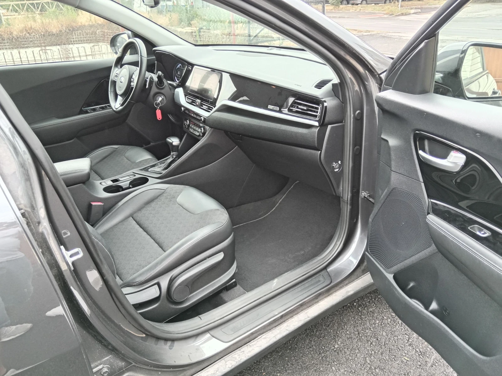Kia Niro 1.6-хибрид 141к.с - изображение 10