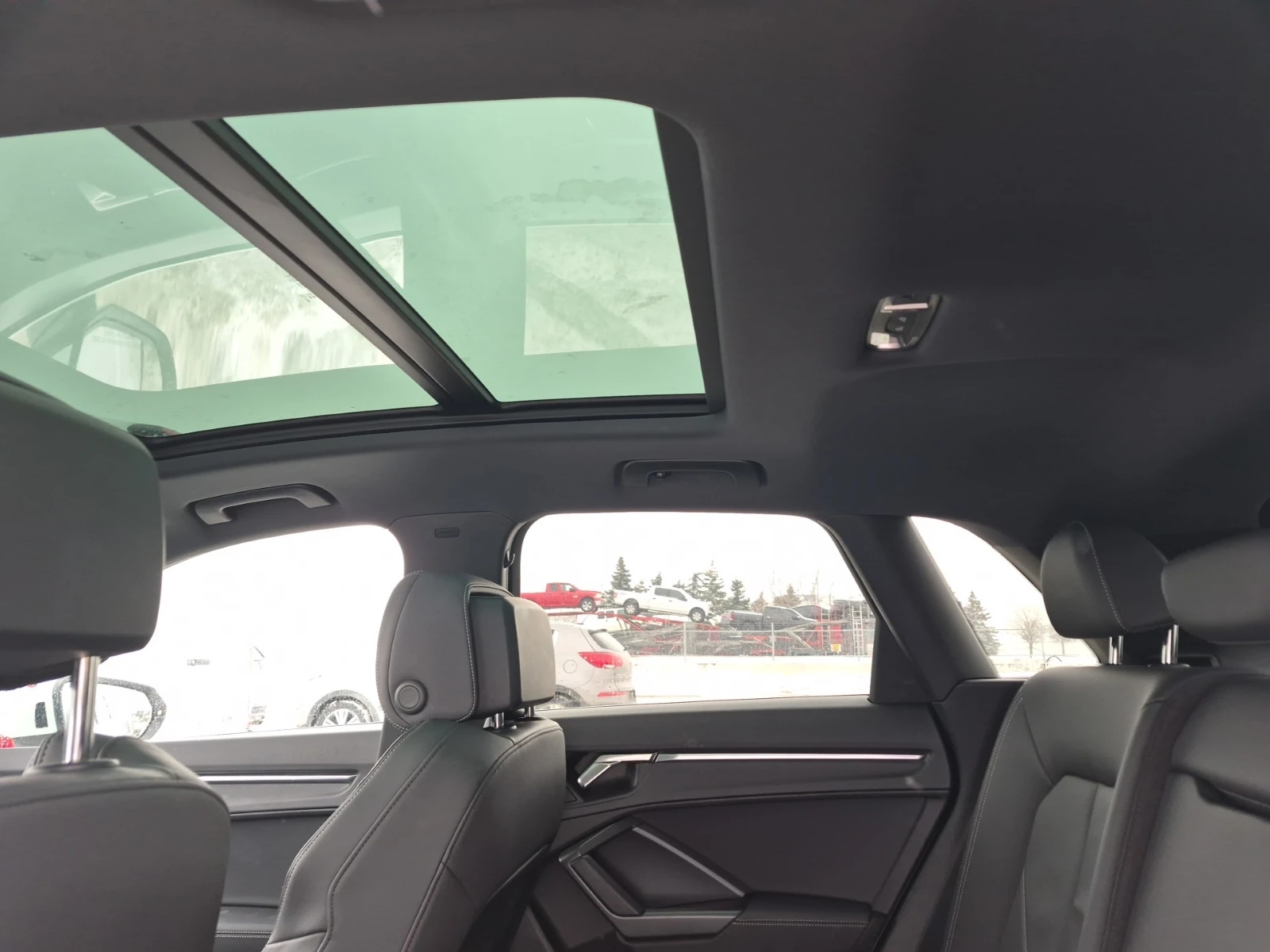 Audi Q3 PROGRESSIV| PANORAMA| LANE ASSIST| CARFAX | Mobile.bg � ����������� 12