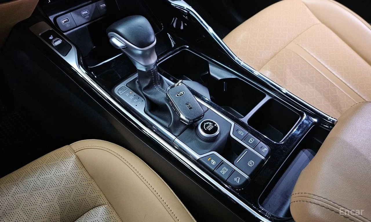 Kia Sorento Diesel 2.2 2WD | ЗАДНА КАМЕРА | KEYLESS | , снимка 9 - Автомобили и джипове - 54334191