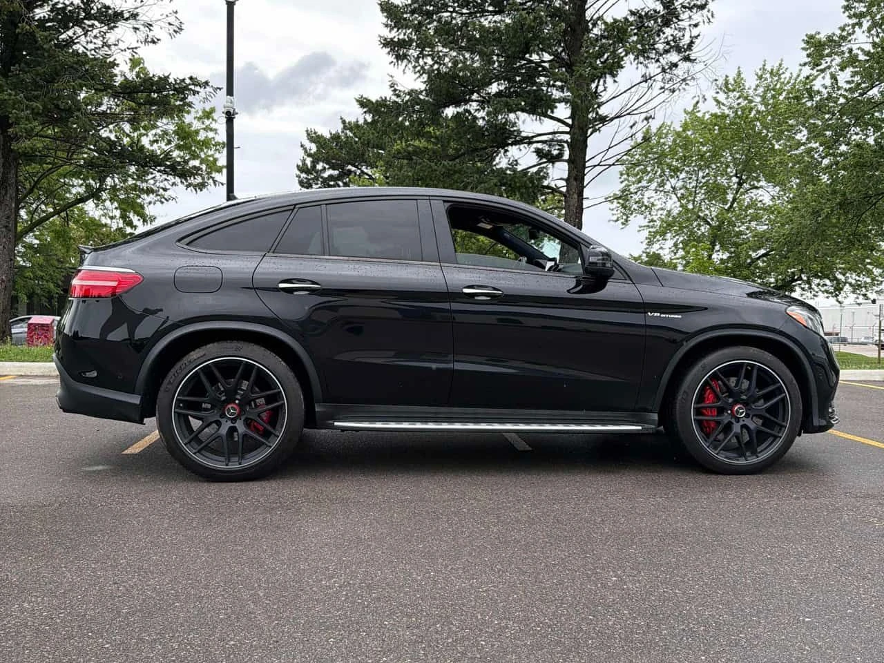 Mercedes-Benz GLE AMG 63 S COUPE * MASSAGE* HEAD-UP* DISTRONIC* 360*, снимка 3 - Автомобили и джипове - 55158469