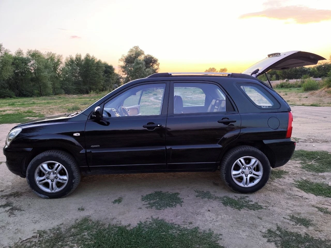 Kia Sportage 2.7 V6, снимка 3 - Автомобили и джипове - 55437662