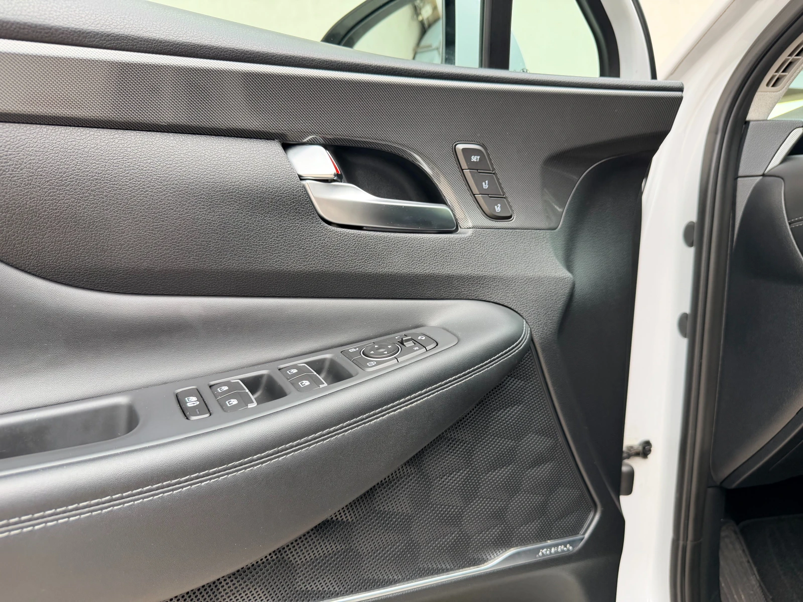 Hyundai Santa fe 6+ 1 Plug-In Premium Lux AWD в Гаранция, снимка 5 - Автомобили и джипове - 56085564