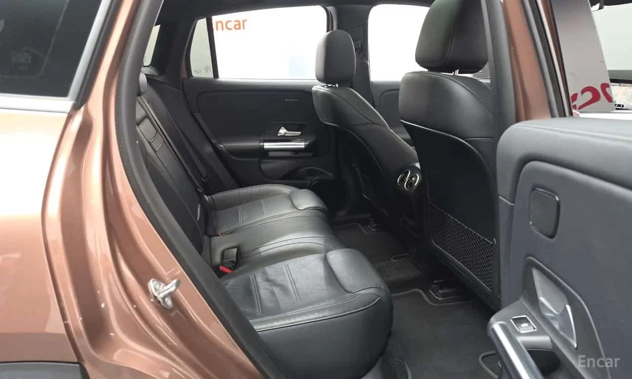 Mercedes-Benz EQA * EQA250 AMG Package Plus * , снимка 11 - Автомобили и джипове - 56614317