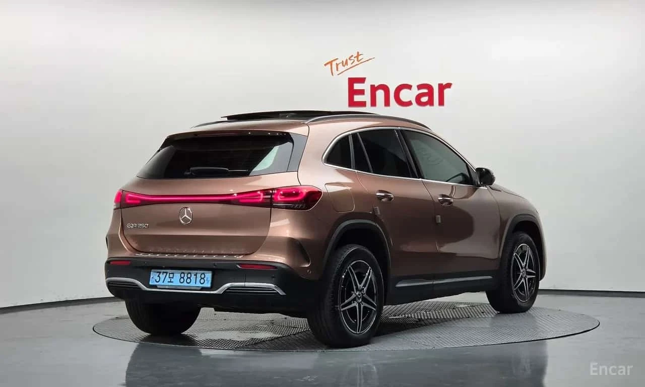 Mercedes-Benz EQA * EQA250 AMG Package Plus * , снимка 2 - Автомобили и джипове - 56614317