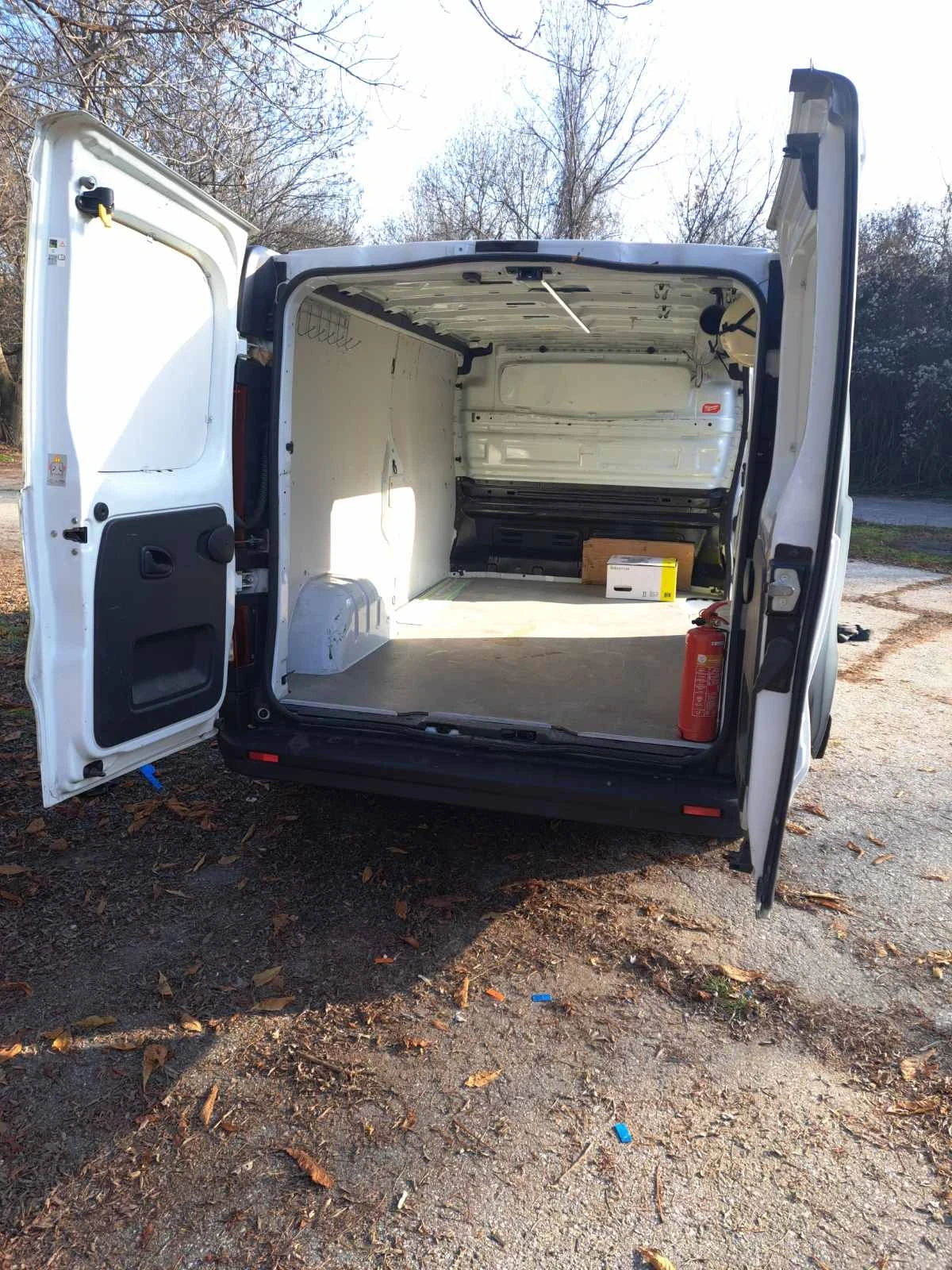 Opel Vivaro 1.6 cdti L2H1 гаранция Топ, снимка 9 - Бусове и автобуси - 55729129