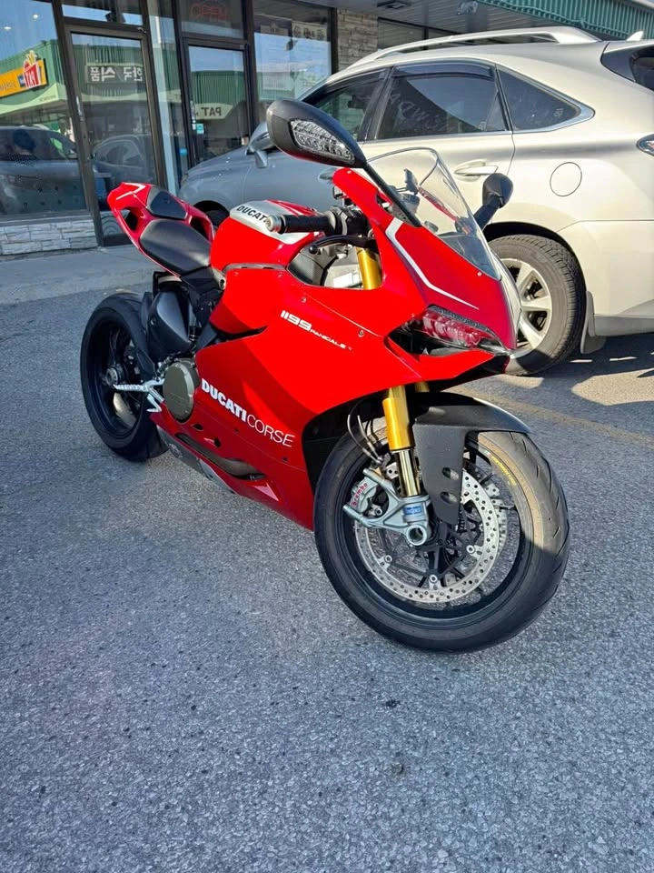 Ducati 1199 * R* CARFAX * БЕЗ ПЪРВОНАЧАЛНА ВНОСКА