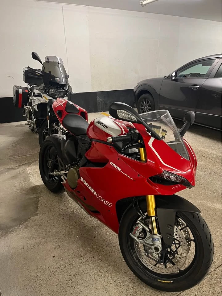 Ducati 1199 * R* CARFAX * БЕЗ ПЪРВОНАЧАЛНА ВНОСКА, снимка 4 - Мотоциклети и мототехника - 52837415