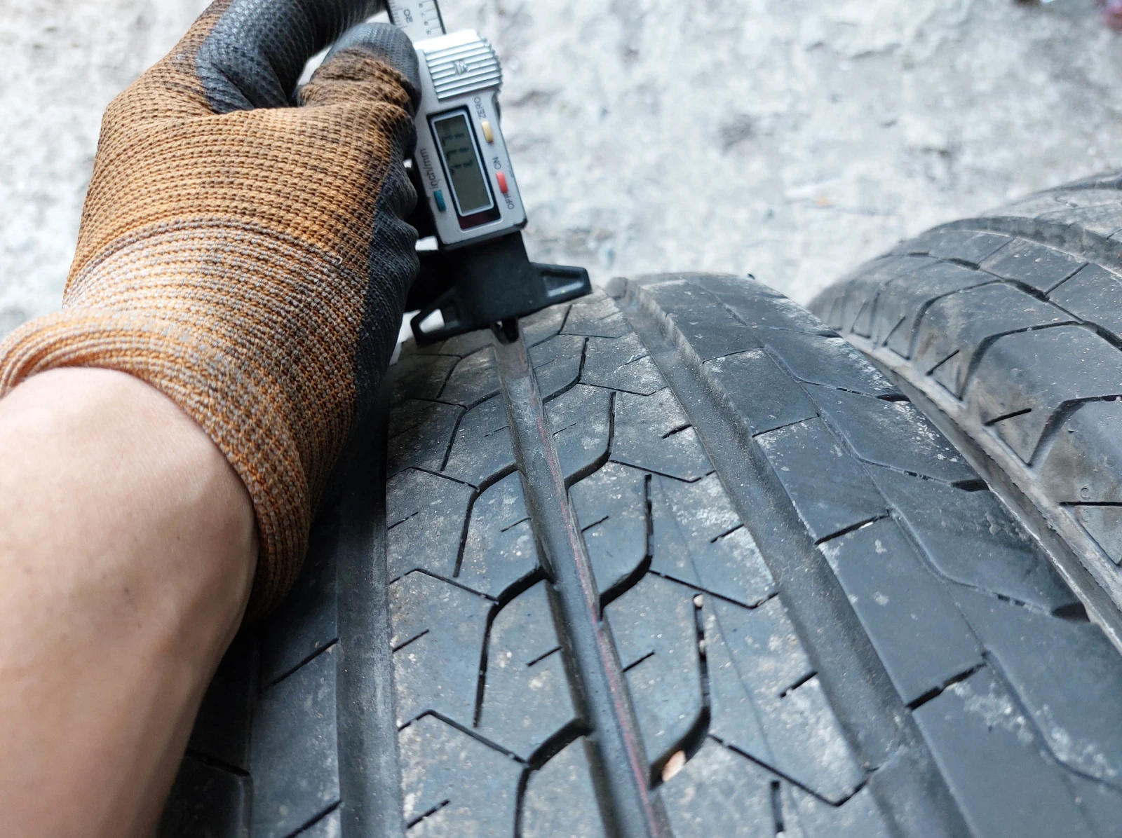 ���� 215/70R15 | Mobile.bg � ����������� 4