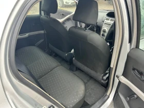 Toyota Yaris 1.3i VVT-i, снимка 12