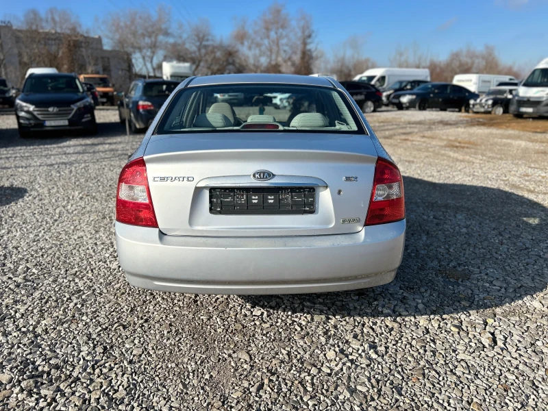 Kia Cerato, снимка 9 - Автомобили и джипове - 48280538