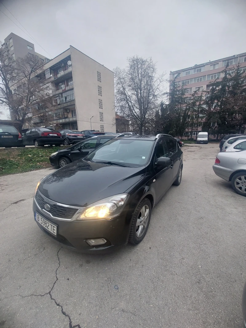 Kia Ceed 1.6/90, снимка 2 - Автомобили и джипове - 48681052