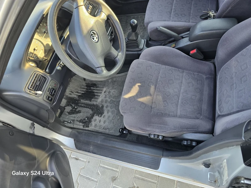 Toyota Corolla, снимка 9 - Автомобили и джипове - 50011091