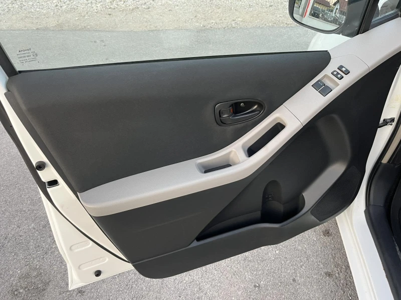 Toyota Yaris FACE 70кс EURO 4 КЛИМАТИК, снимка 7 - Автомобили и джипове - 50673507