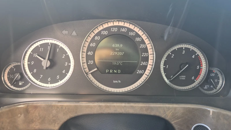 Mercedes-Benz E 250 E250CDI/BlueTEC, снимка 11 - Автомобили и джипове - 52254442