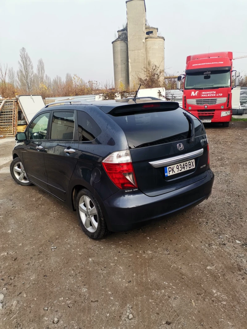 Honda Fr-v, снимка 4 - Автомобили и джипове - 52624380