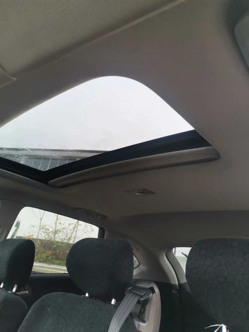 Honda Fr-v, снимка 7 - Автомобили и джипове - 52624380