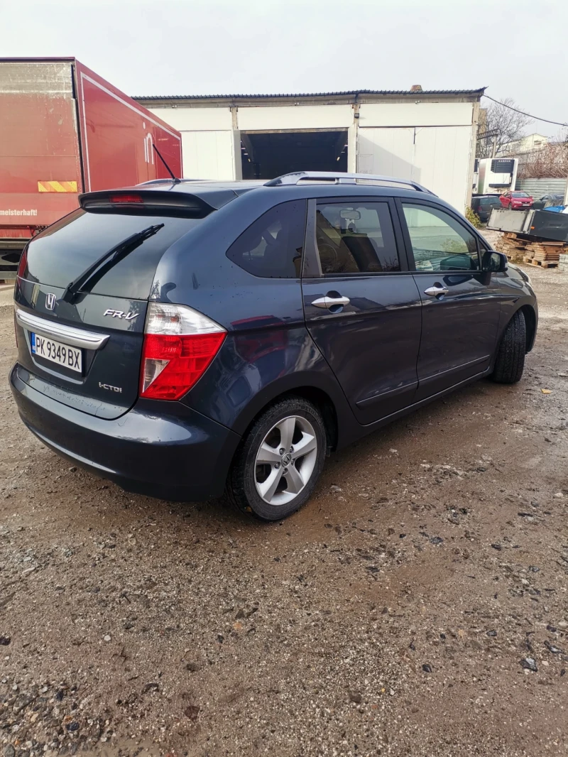 Honda Fr-v, снимка 3 - Автомобили и джипове - 52624380