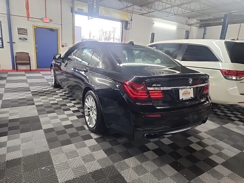 BMW 750 Li xDrive , снимка 4 - Автомобили и джипове - 52740351