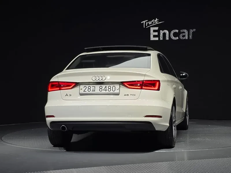 Audi A3 1.6 TDI, снимка 7 - Автомобили и джипове - 54971512